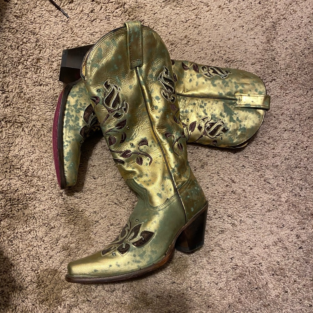Boutique boots, only worn once, size womens 9.5